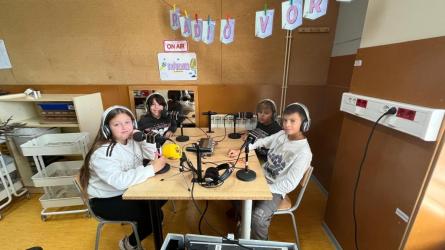 051124 TE VORA GRUP 10 EL MÒBIL 2.jpg