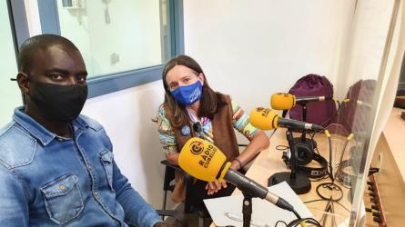 Neus Benavent i Omar Fall de Cubelles Acull 1.jpg