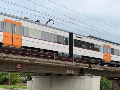 TREN RENFE PONT FOIX JULIOL 25.JPG